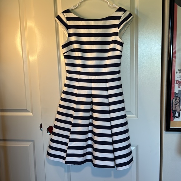 Kate Spade Blue Hyacinth Stripe Cap Sleeve Mariella Dress Size 2 - Picture 7 of 11